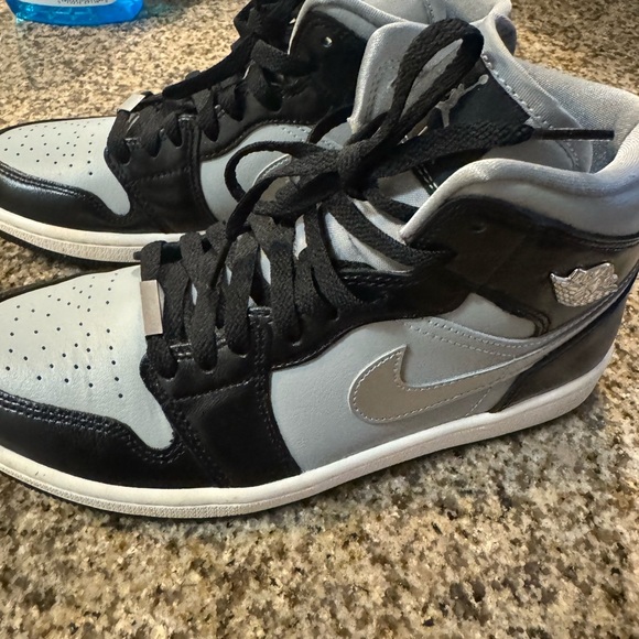 Air Jordan 1 Mid SE- Black/Light Smoke Grey - Picture 6 of 9